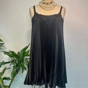 ☁️✨Victoria’s Secret Black Pleated Mini Dress in Size: Medium☁️✨